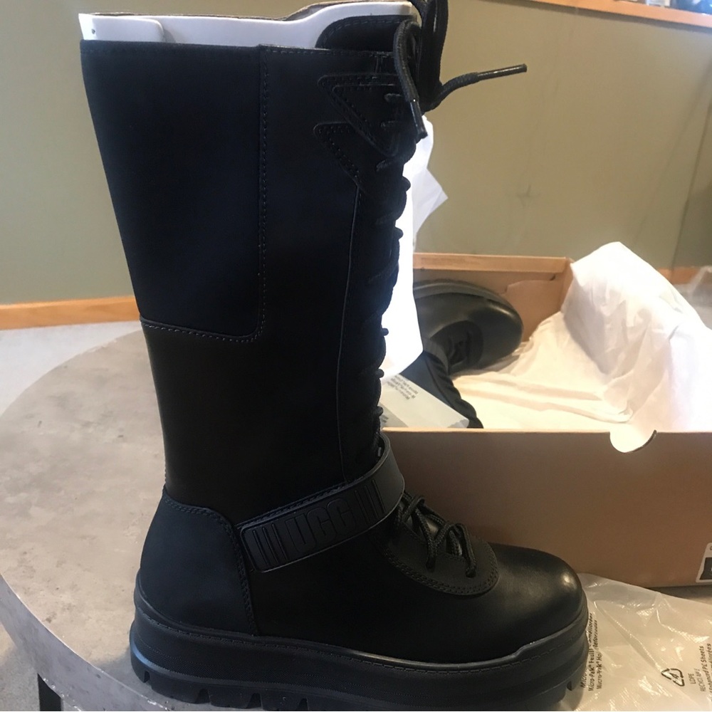 Ugg Flynn Woman’s Boots waterproof combat boot
